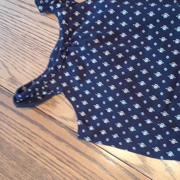 Size 9 months Carter's baby girls tank top onesie - Picture 2 of 9